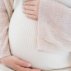 从盗版泛滥、音乐🏐人难以生存的灰色🧓🥏地带，走向以版👼🍠权为基🥓🈴础的产业体👲